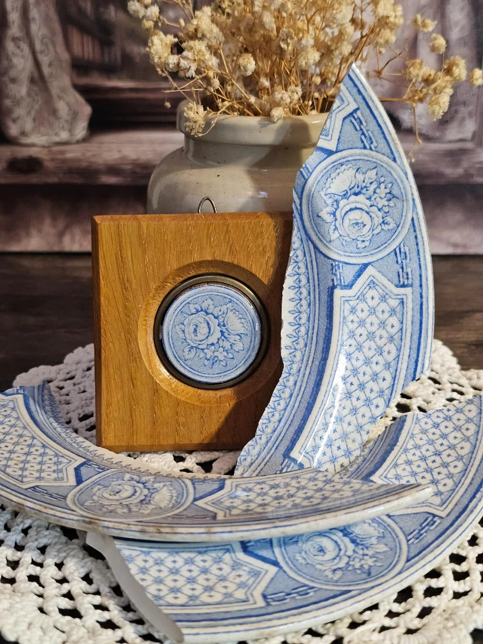Petit cadre assiette terre de fer du Grand Dépôt E. Bourgeois